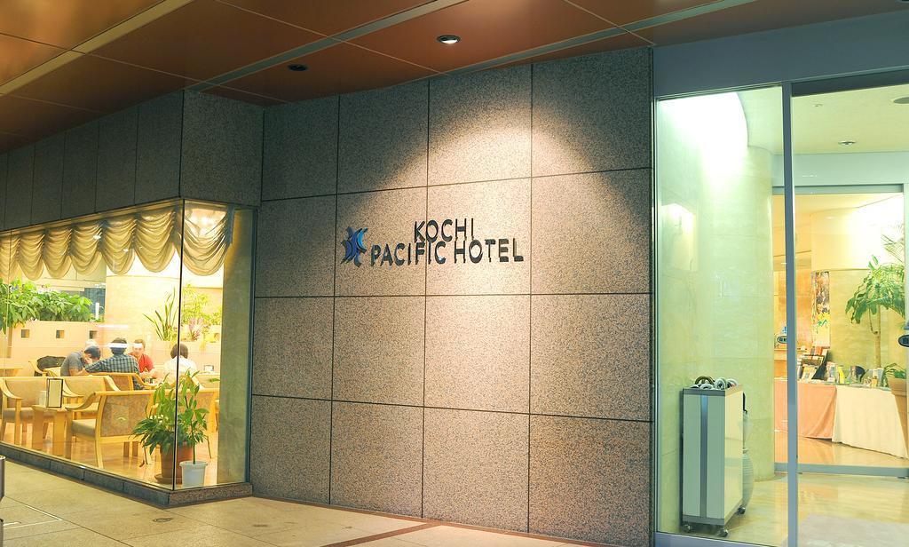 Kochi Pacific Hotel Exterior photo